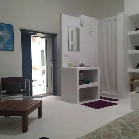 Oda ve Kahvaltı Patio Ii At